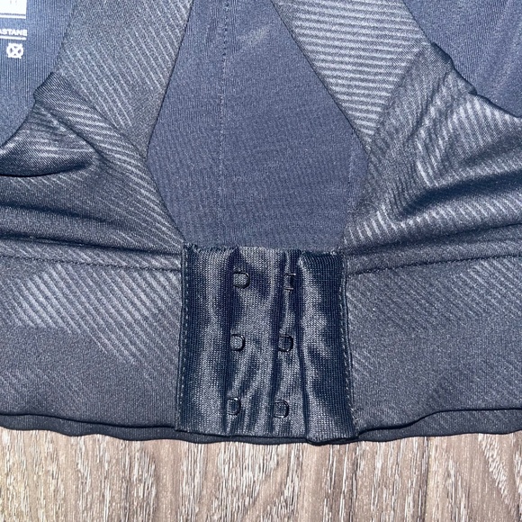 Varley black mesh sports bra - Picture 4 of 4